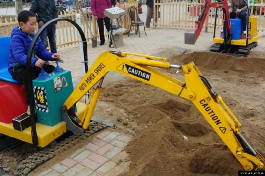 點(diǎn)擊查看詳細(xì)信息<br>標(biāo)題：WCS-360型兒童挖掘機(jī) 閱讀次數(shù)：2223